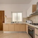 Apartmán Ortigia Penthouse - Private Rooftop Jacuzzi - Sea Views Is-Swieqi