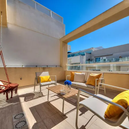Apartmán Ortigia Penthouse - Private Rooftop Jacuzzi - Sea Views Is-Swieqi