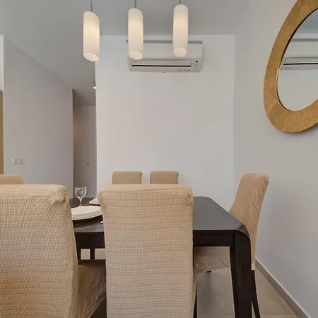 Ortigia Penthouse With Private Terrace And Distant Sea Views * Is-Swieqi