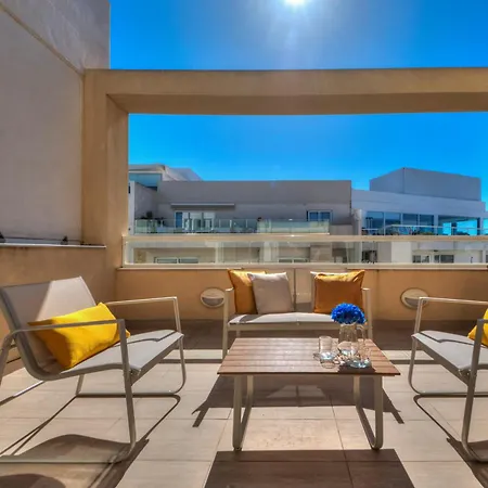 アパート Ortigia Penthouse - Private Rooftop Jacuzzi - Sea Views Is-Swieqi