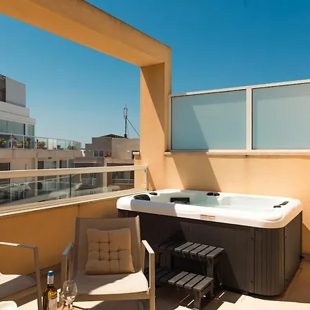 Ortigia Penthouse - Private Rooftop Jacuzzi - Sea Views * Is-Swieqi